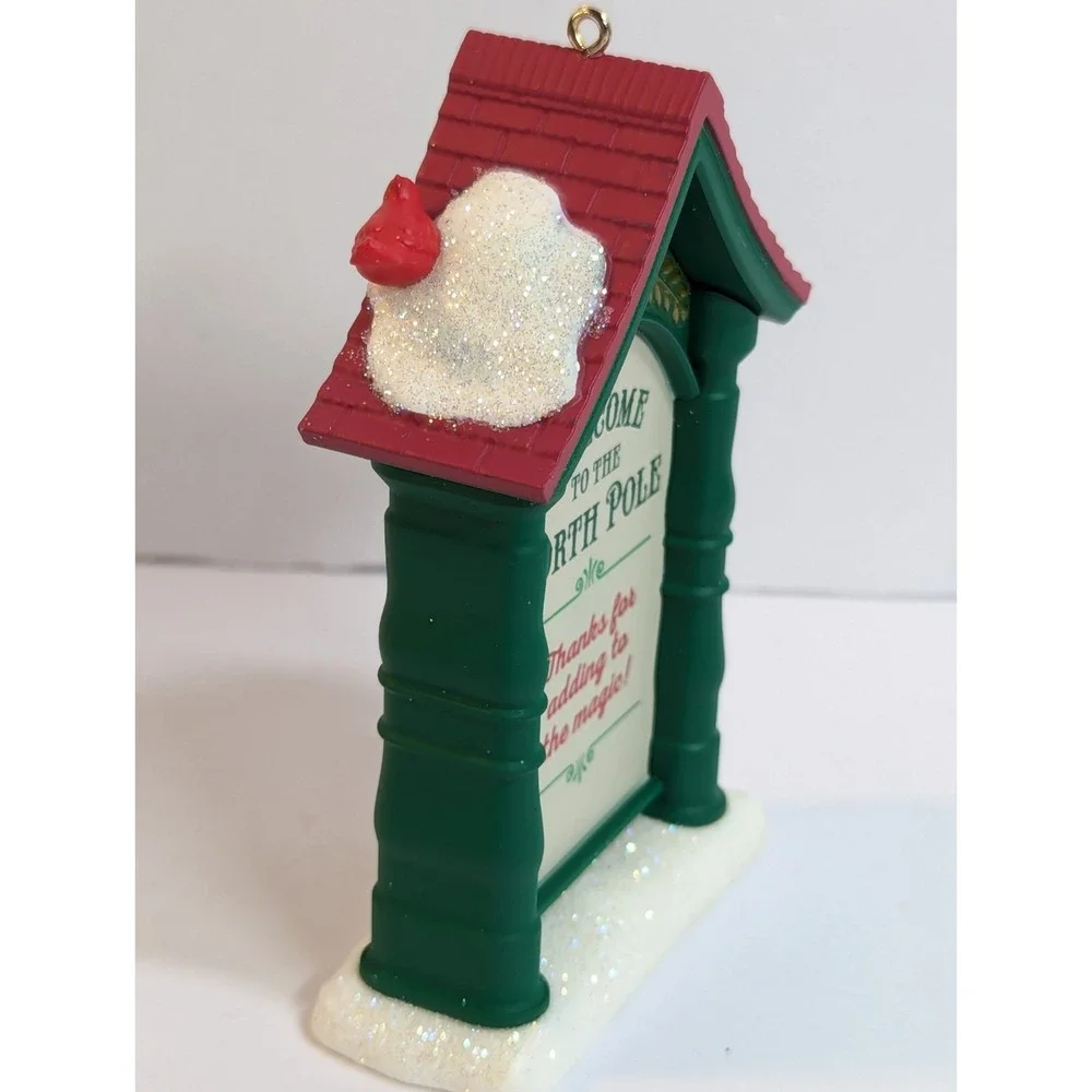Hallmark Keepsake Ornament Club 2019‎ Welcome To The North Pole!